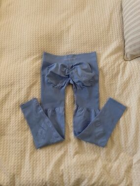 Thrivin Elevate Sculpting Mid Waist Scrunch Leggings